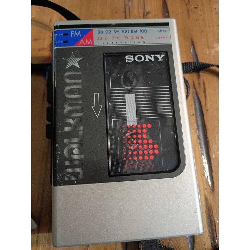 Sony Walkman Cassette Player FM/AM Radio WM-F8 Tested Working Vintage Damaged